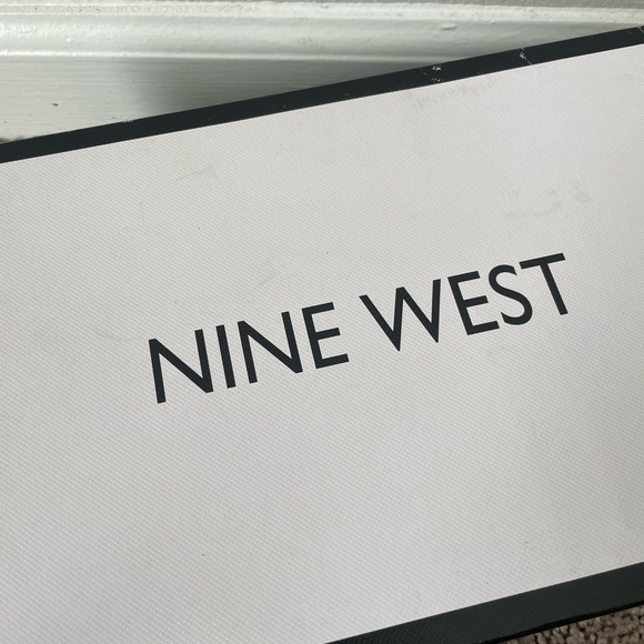 Nine West Martina Pump - NEVER WORN - Picture 2 of 5